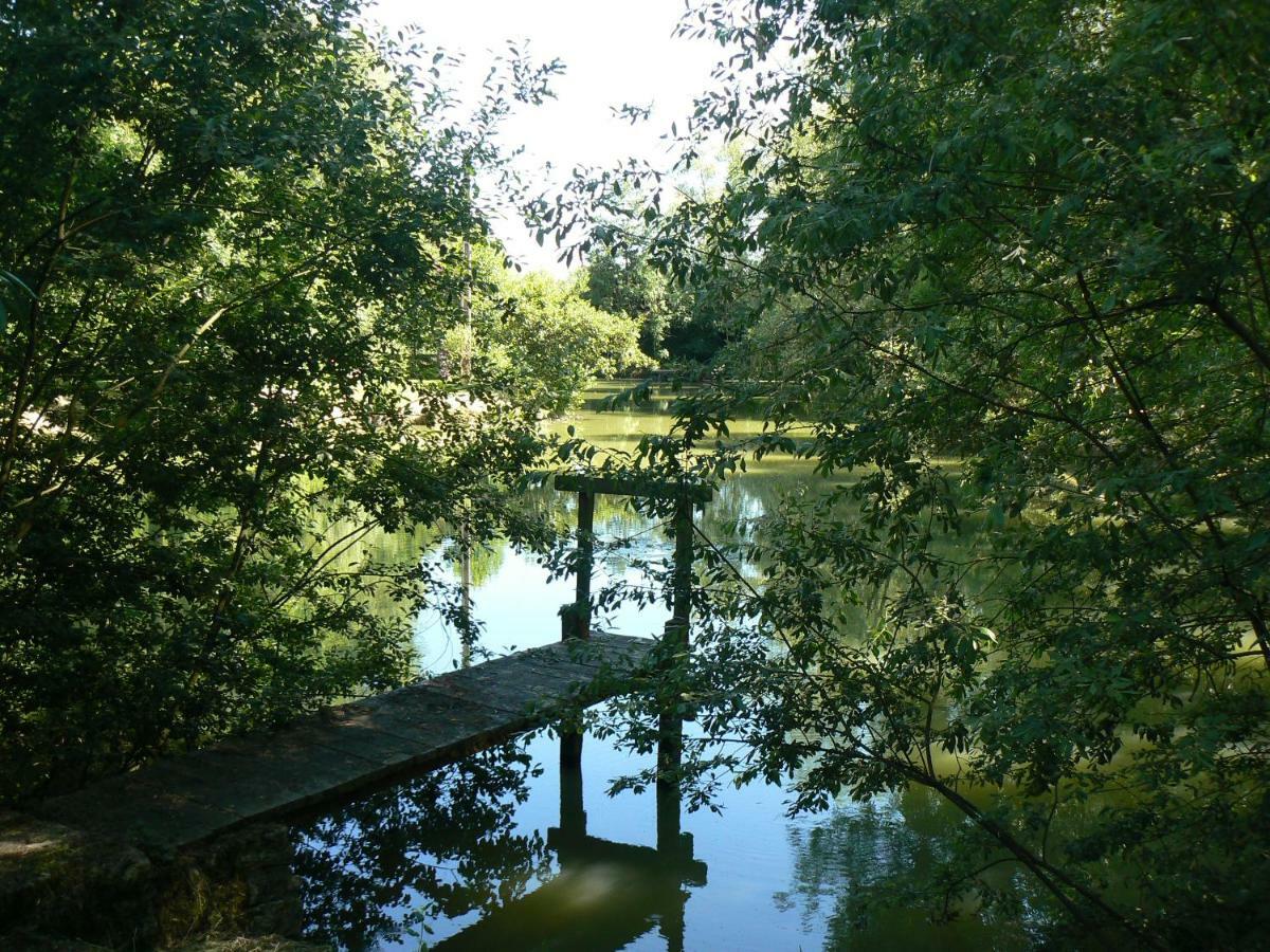 La Maison De L'Etang Sampigny Экстерьер фото